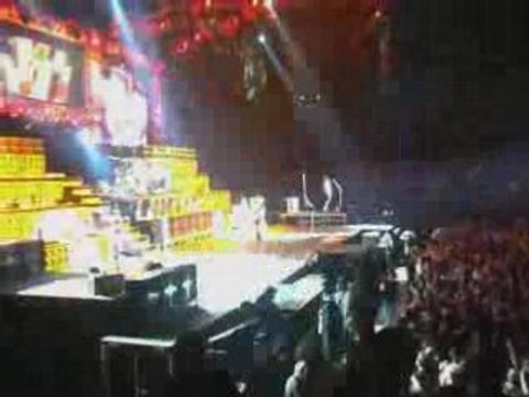 KISS - I Was Made for Lovin' You (live bercy 2008)