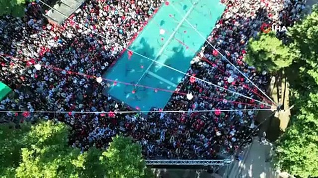 Bursa’da meydanlara kurulan dev ekranlarda Dünya Kupası heyecanı yaşandı | Ajansspor | IHA