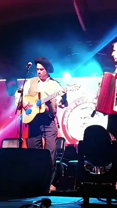 LOS HERMANOS SILVEIRA en el escenario de Patria Gaucha 2026 - Tacuarembó 09/03/2026