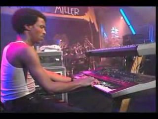 Marcus Miller R------