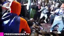 Peleas entre hinchas de los Knicks en la calle