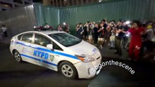 Los detrozos a un auto de la NYPD