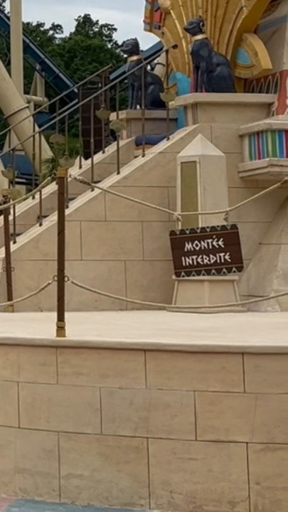 C'est pas la montée qui est interdite, c'est moi qui monte l'interdiction.