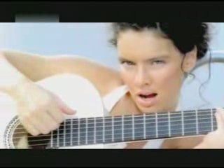 Nil Karaibrahimgil - Bronzlasmak by Aluxton