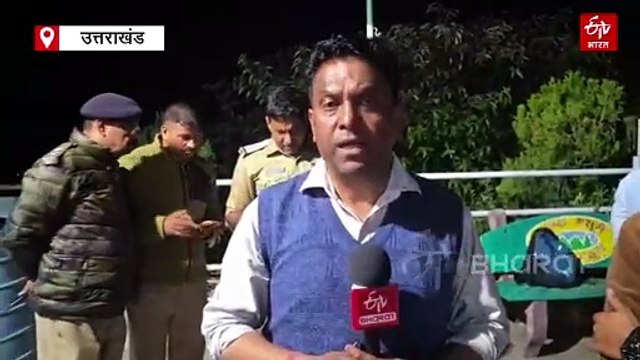 मसूरी में भीषण हादसा, गहरी खाई में गिरी कार
