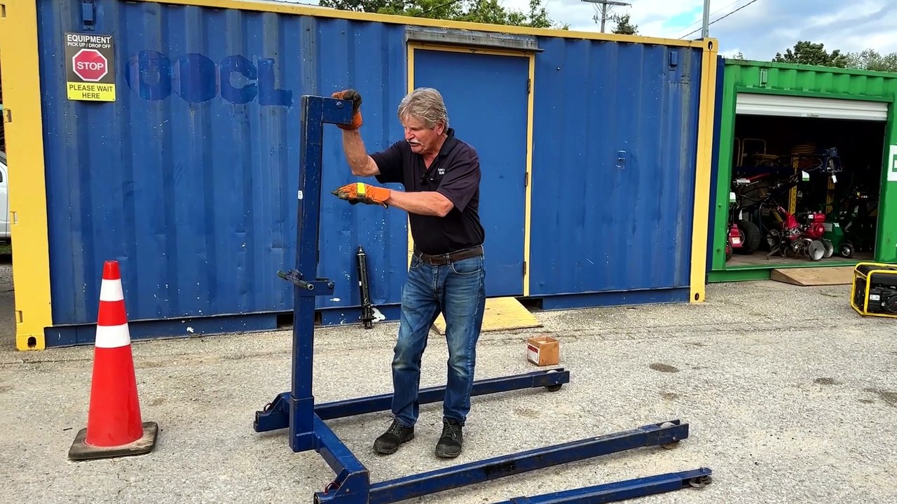 Engine Hoist in Action | Lifting Heavy Engines with Precision & Control