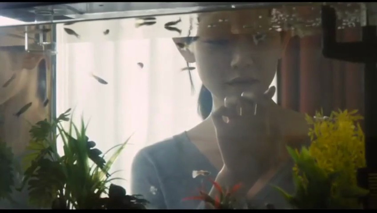 アンダー・ユア・ベッド 動画 2019年