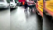 Seyir halindeki tırdan ayrılan dorseye otomobil çarptı