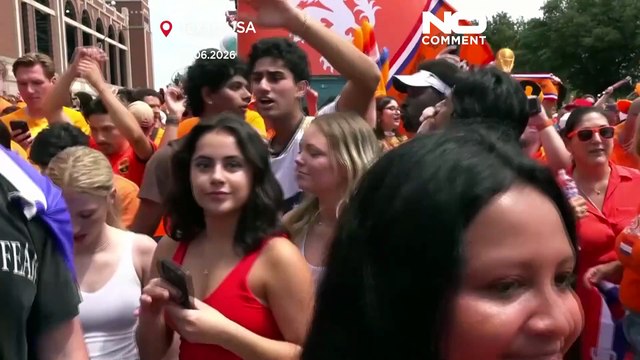 Tifosi olandesi portano un mare d'arancione nella città ospite dei Mondiali