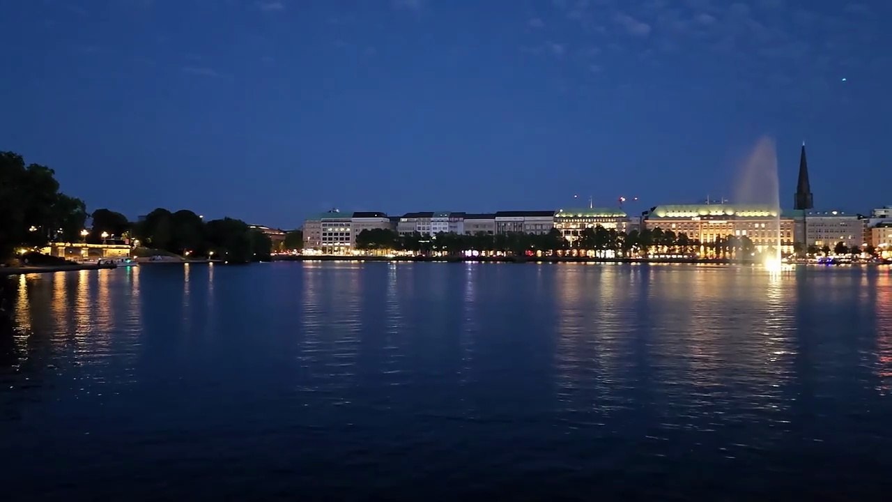 Exploring Hamburg: Landmarks, Cafés, Canal Walks & Waterfront Vibes
