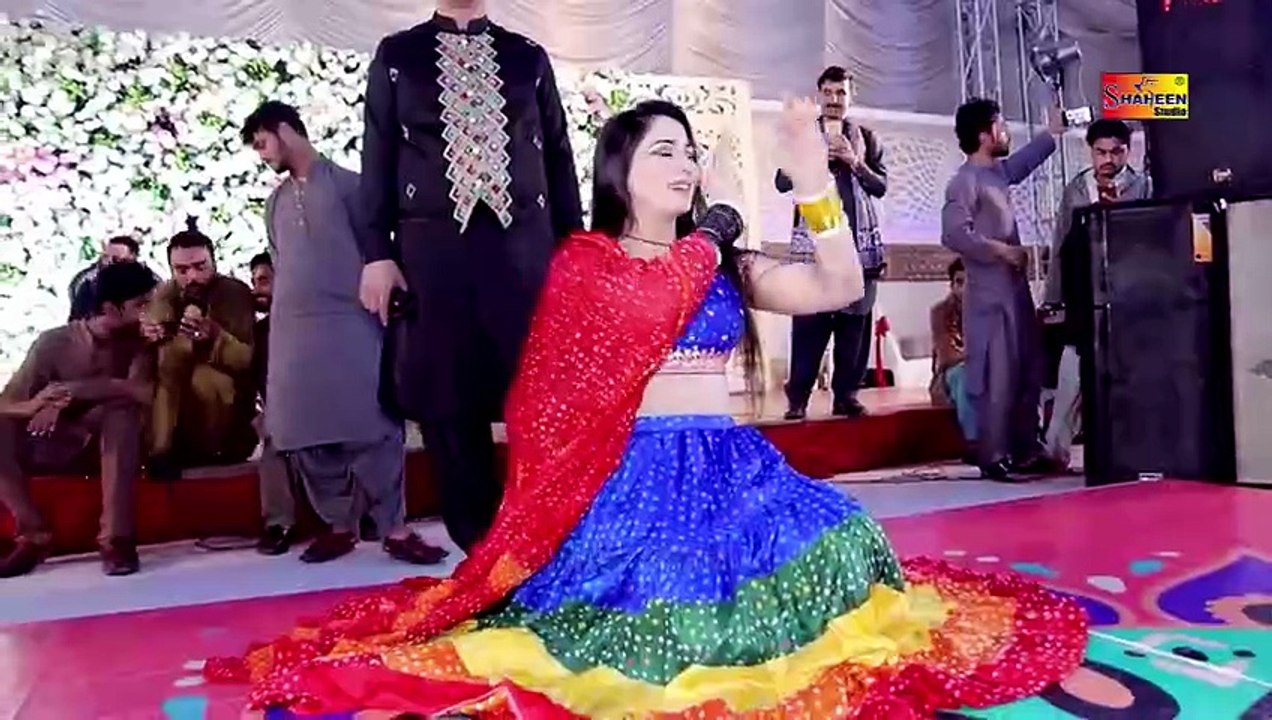 Mehak Malik   Kitni Makhmoor Hain Tumhari Aankhen -