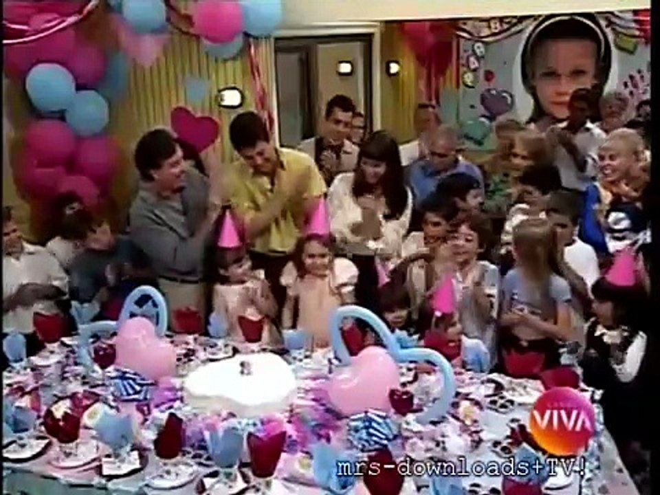 Novela Por Amor (1997) - Orestes dá vexame no aniversário de Cecília