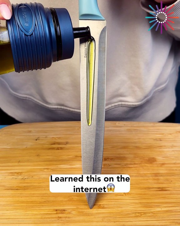 Oil your knife before cutting 🧴🧅