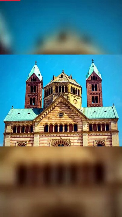 Ukraine : 9 morts et une cathédrale en flammes à Kiev 🔥
