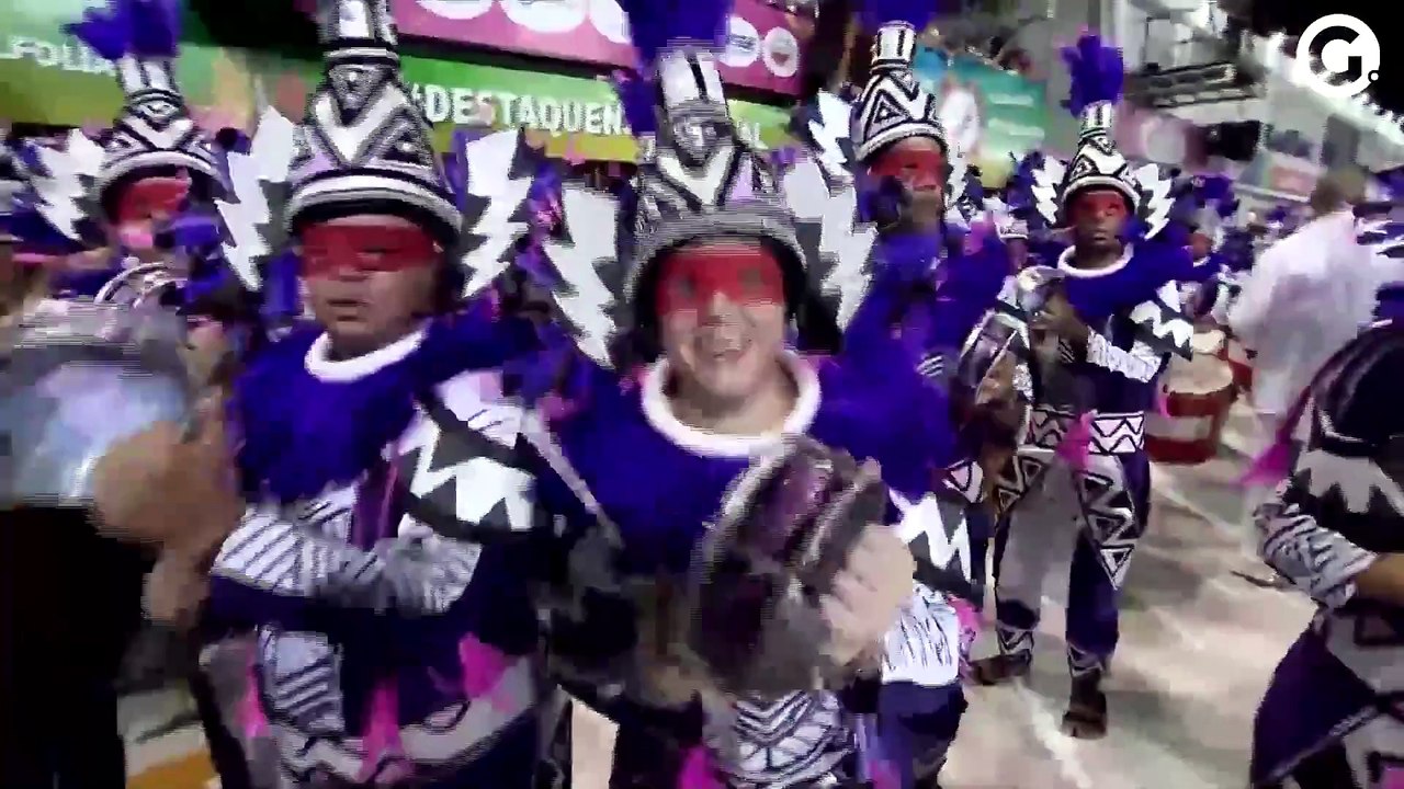Professor dá aula de matemática sobre o Carnava...