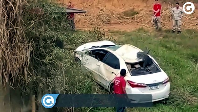 Carro cai de ponte em São Gabriel da Palha