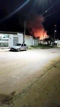 Incêndio atinge casa em Jabaeté, Vila Velha