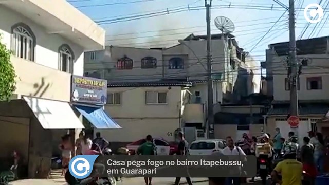 Casa pega fogo no bairro Itapebussu, em Guarapari