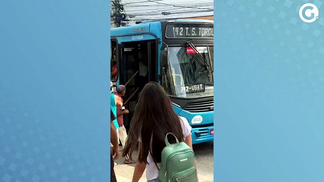 Motorista e passageiro se envolvem em confusão em Cariacica