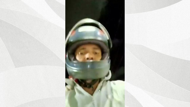 Cachorro é flagrado andando em garupa de moto em Aracruz