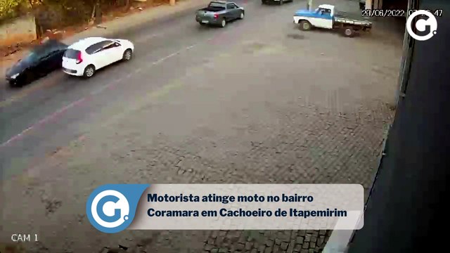 Motorista atinge moto no bairro Coramara em Cachoeiro de Itapemirim