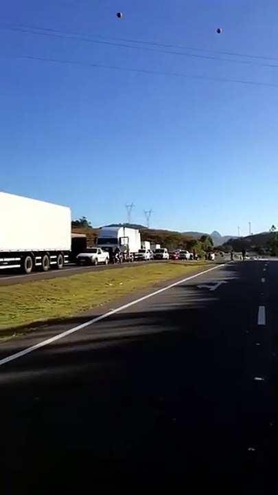 Acidente causa congestionamento na BR 101