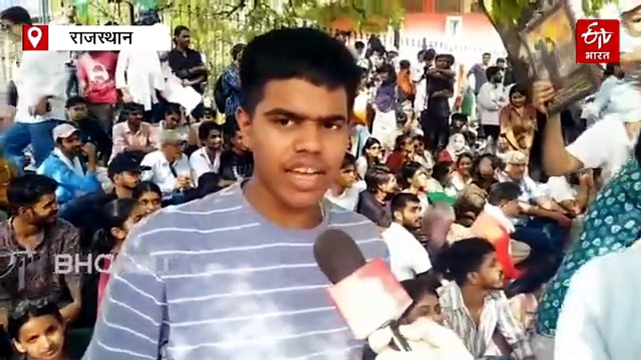 जयपुर: कॉकरोच जनता पार्टी के प्रदर्शन में बवाल,...