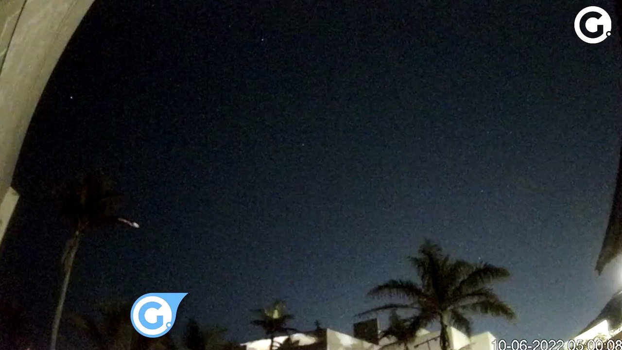Meteoro é visto cruzando o céu de Vila Velha