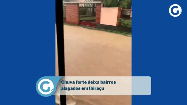 Chuva forte deixa bairros alagados em Ibiraçu
