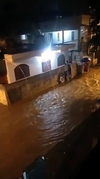 Cachoeiro teve ruas alagadas por conta da chuva forte