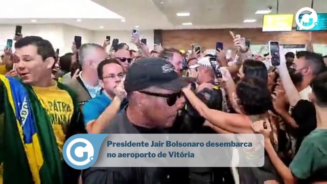 Presidente Jair Bolsonaro desembarca no Aeroporto de Vitória