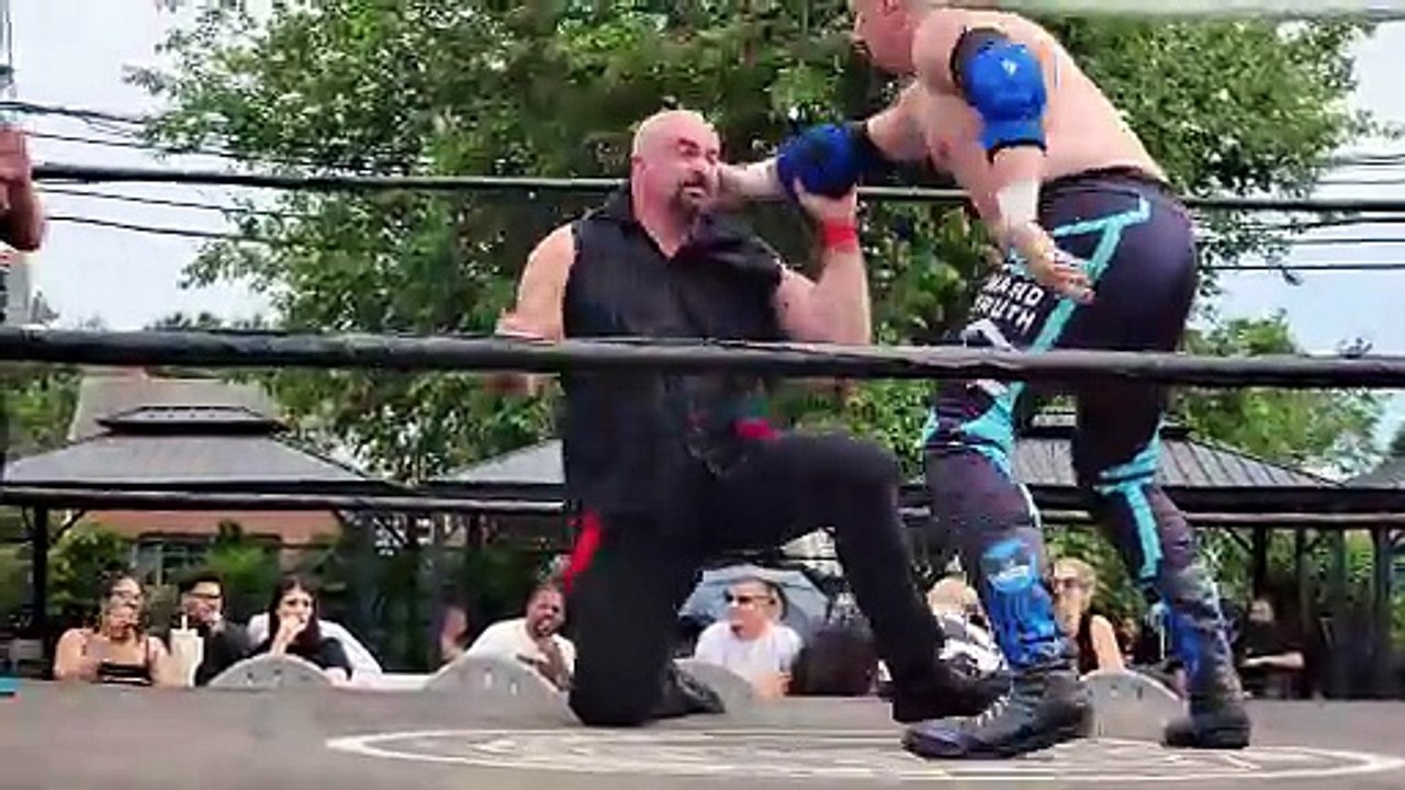 Ryan Fraust w Jimmy Meaz vs Johnny Pierce vs Oxx Addams