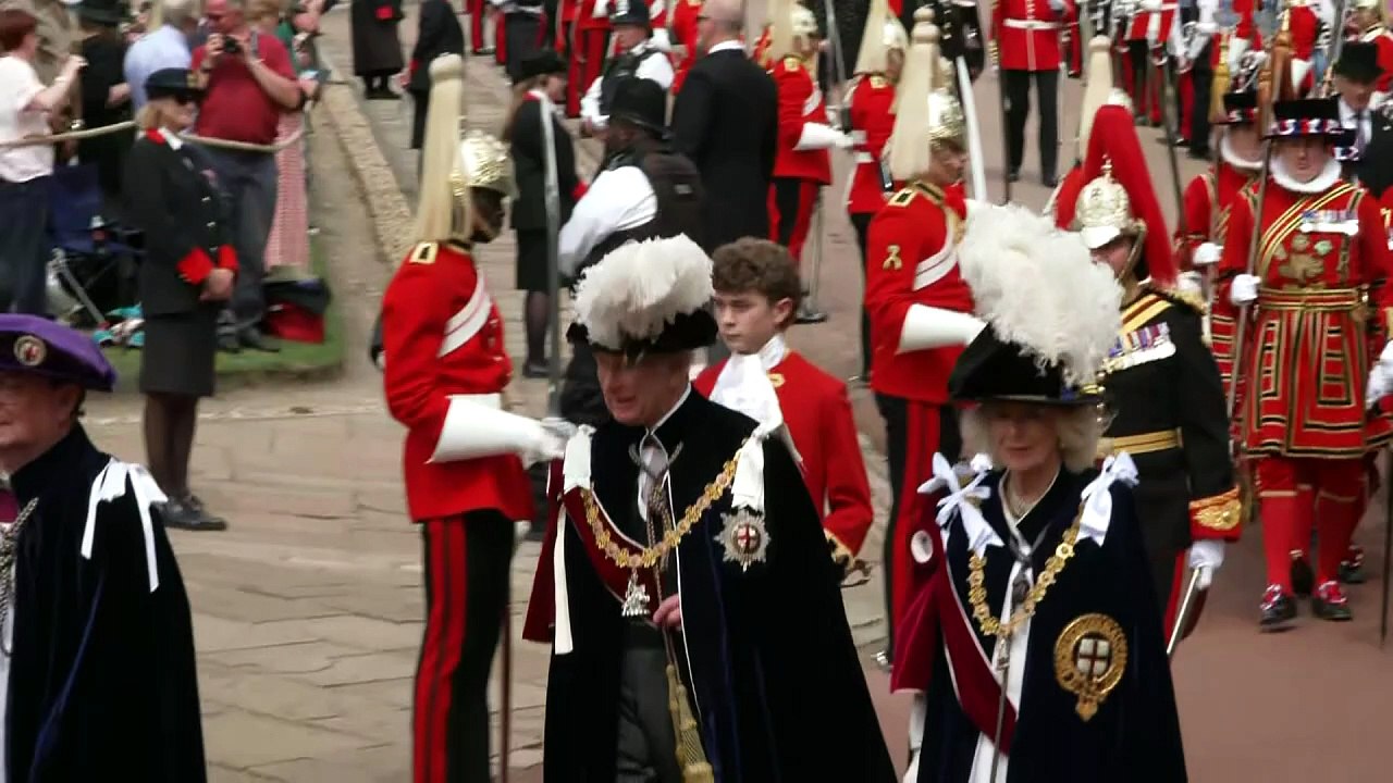 King and Queen smile as they arrive at Order of the Garter