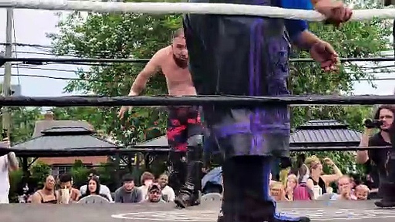 Johnny Medina vs Donald Freeze