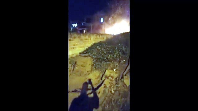 Motorista morre após carro cair em oficina e pegar fogo em Cachoeiro