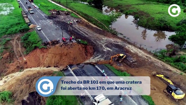 Trecho da BR 101 em que uma cratera foi aberta no km 170, em Aracruz