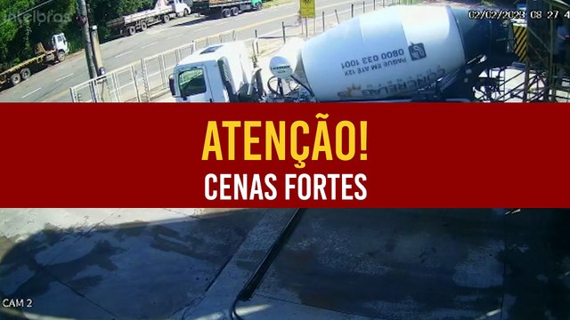 Motociclista fica com ferimento grave após colidir com caminhão em Guaçuí