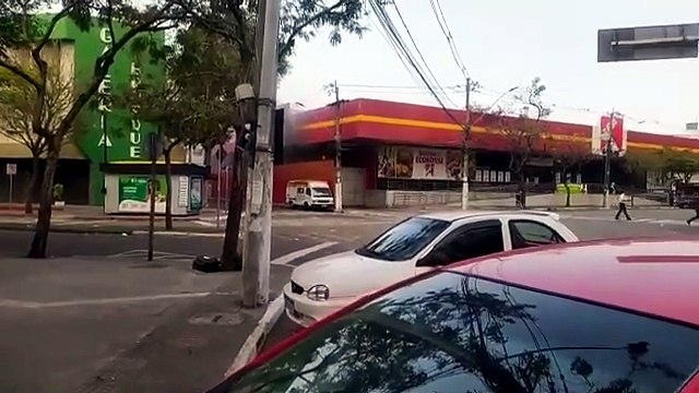 Explosões e fogo em supermercado de Jardim da Penha, em Vitória