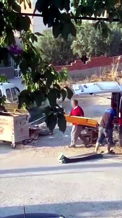 Başkan Önal isyan eti: Bayraklı sahil hattı kadar moloz topladık!