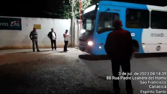 Rodoviários fazem ato e ônibus sem ar-condicionado não circulam em Cariacica e Viana