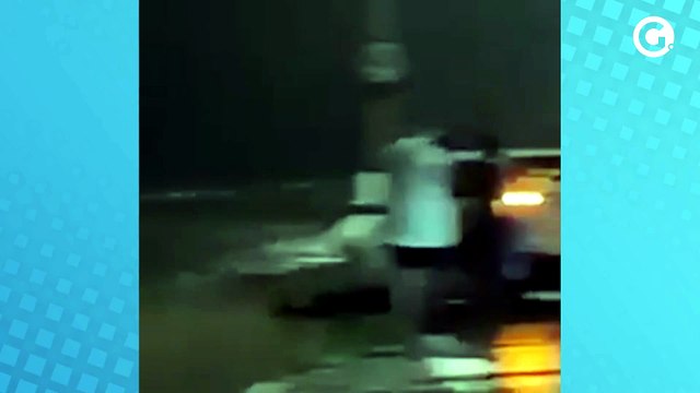 Quatro ficam feridos após carro bater em poste e muro em Vila Velha