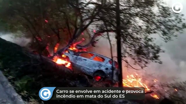 Carro se envolve em acidente e provoca incêndio em mata do Sul do ES