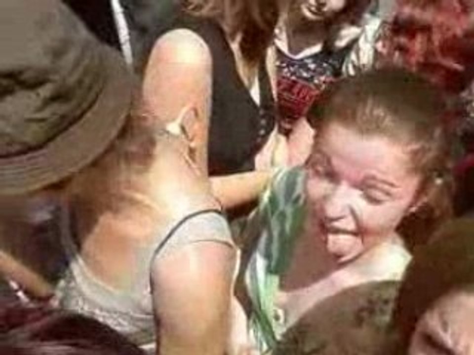 Attente dehors pouaf pdp tokio hotel 21 juin