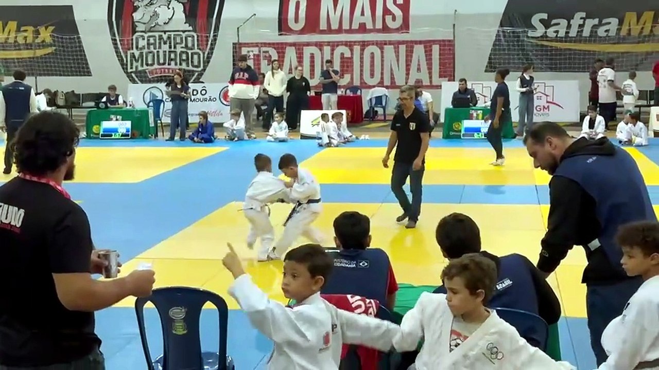 Judocas da Associação Juan Jimenez conquistam 22 medalhas no regional de Campo Mourão