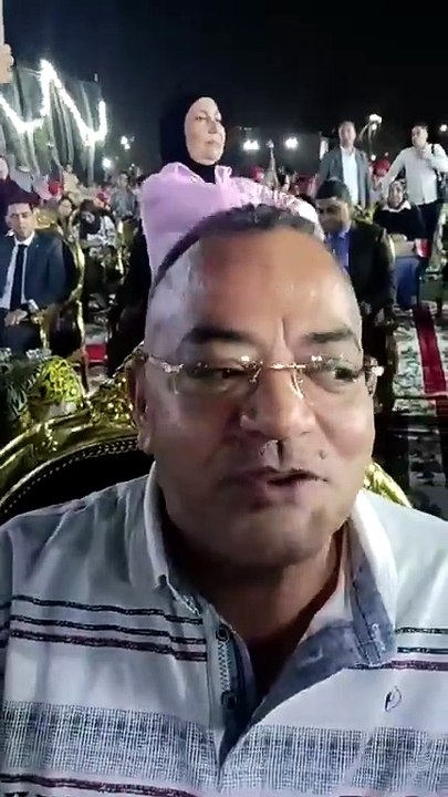 محافظ القاهرة يشارك المواطنين بالمعادي مشاهدة مباراة مصر وبلجيكا