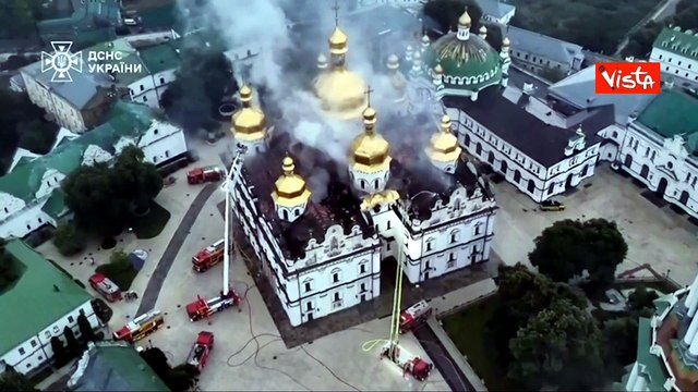 Massiccio attacco russo con 600 droni in Ucraina colpito anche un monastero ortodosso