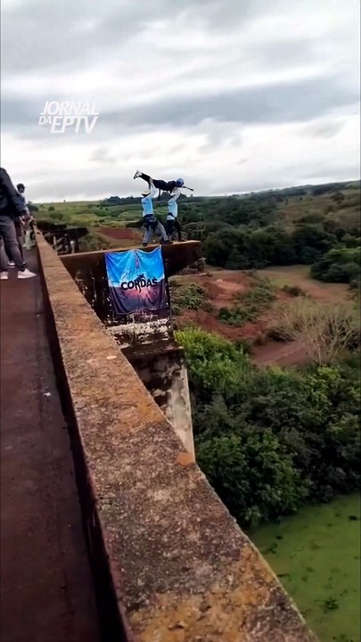 Jovem jogada sem corda de viaduto em SP ainda tinha pulsação e recebeu promessa de enfermeira: "Ninguém morre no meu plantão"