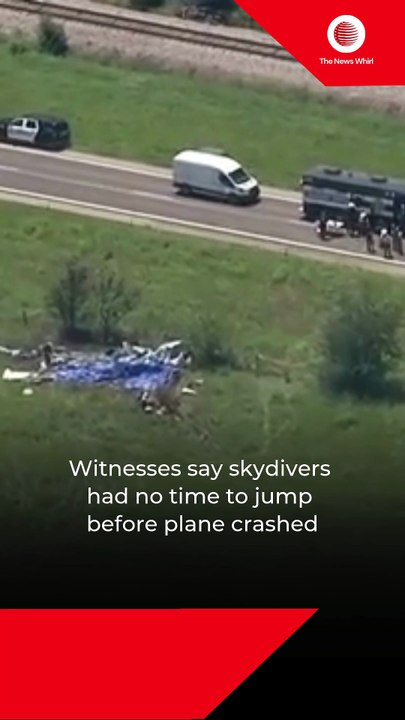 Witnesses say skydivers had no time to jump