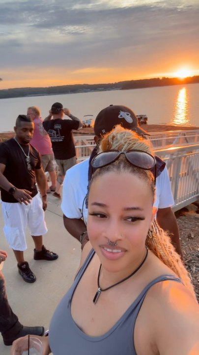 Just a Vibe 🧡🧡🧡