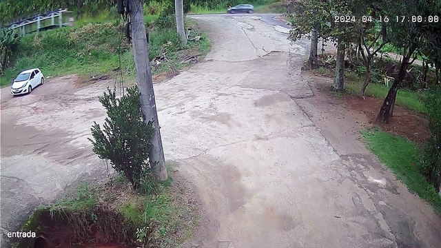 Acidente com três veículos mata mulher na BR 262 em Marechal Floriano